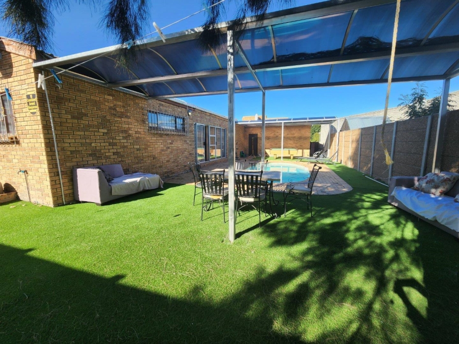 3 Bedroom Property for Sale in Parklands Western Cape